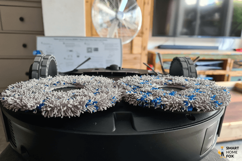 Die beiden Wischopps des Ecovacs Deebot X1 Turbo sind in der Nahaufnahme zu sehen